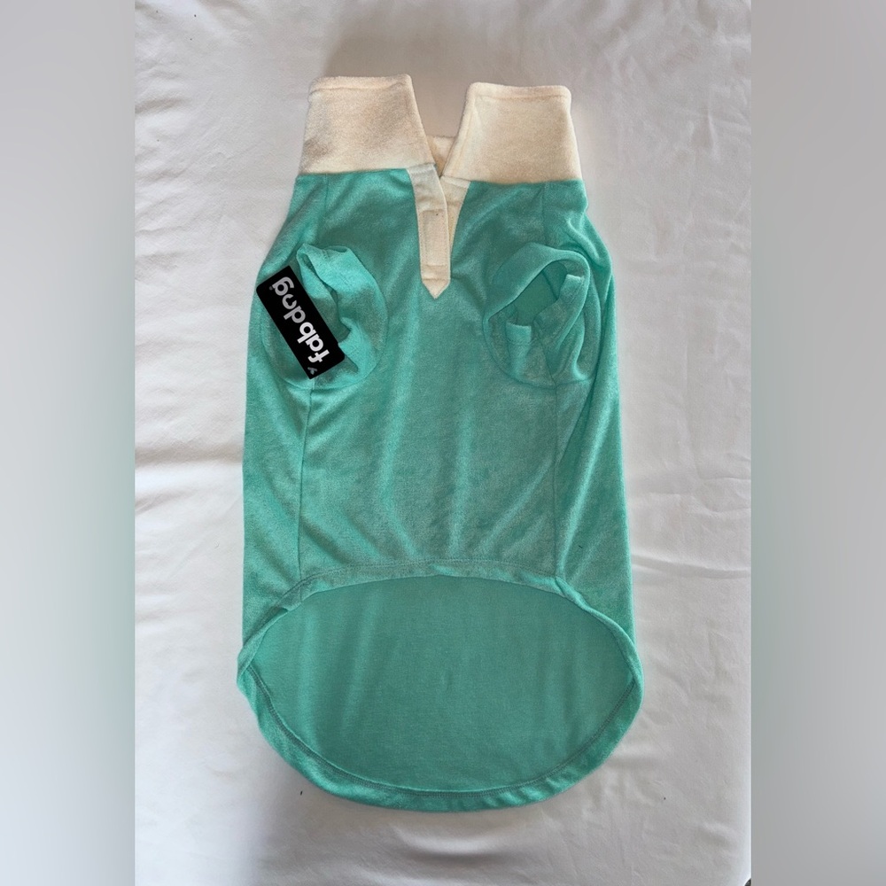 NWT Fabdog Seafoam and Cream Dog Shirt by Fabdog